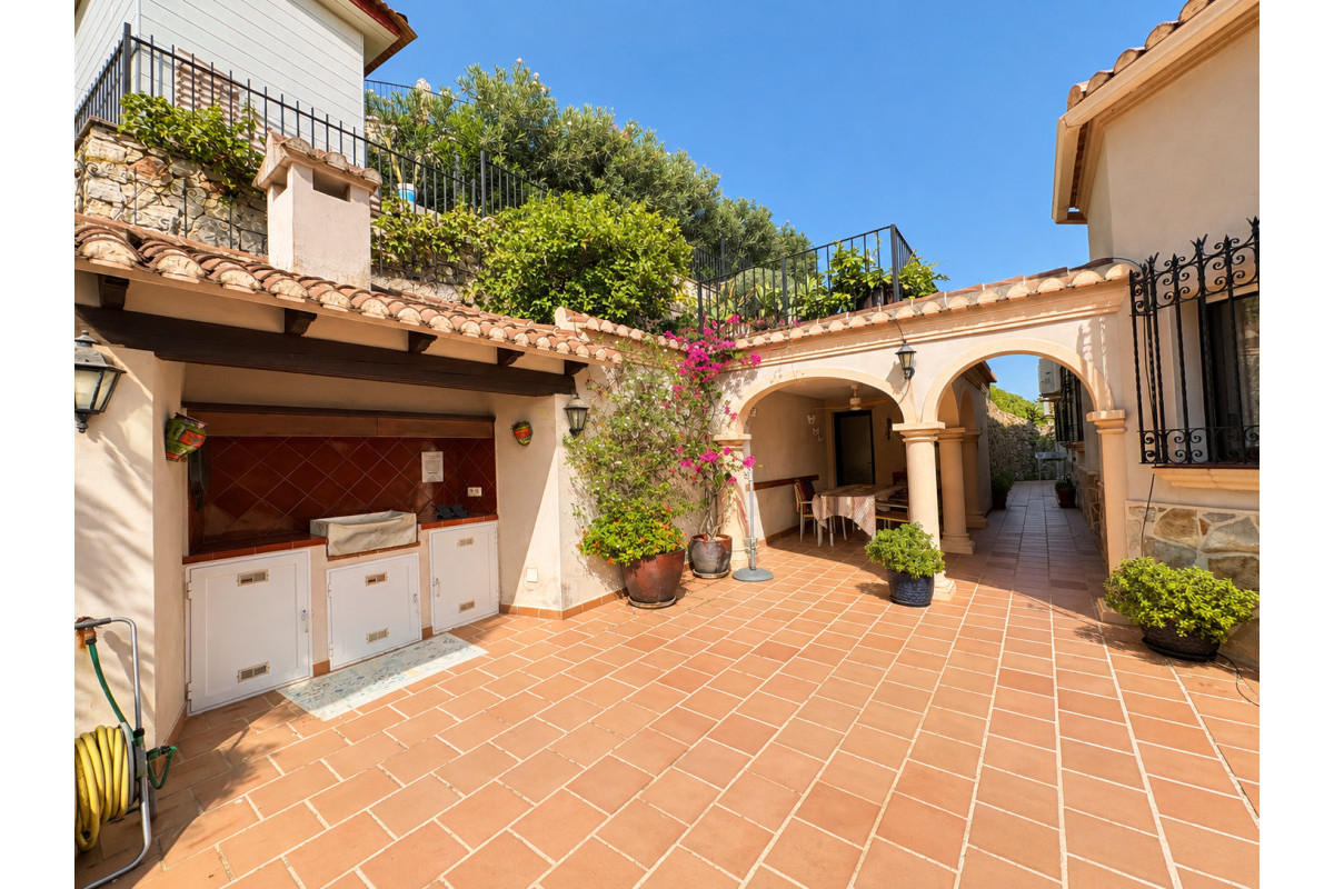 Resale - Villa - Denia - Montgó