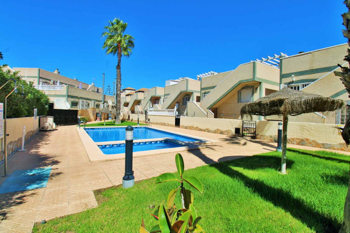 Herverkoop - Villa - Villamartin - Las Violetas
