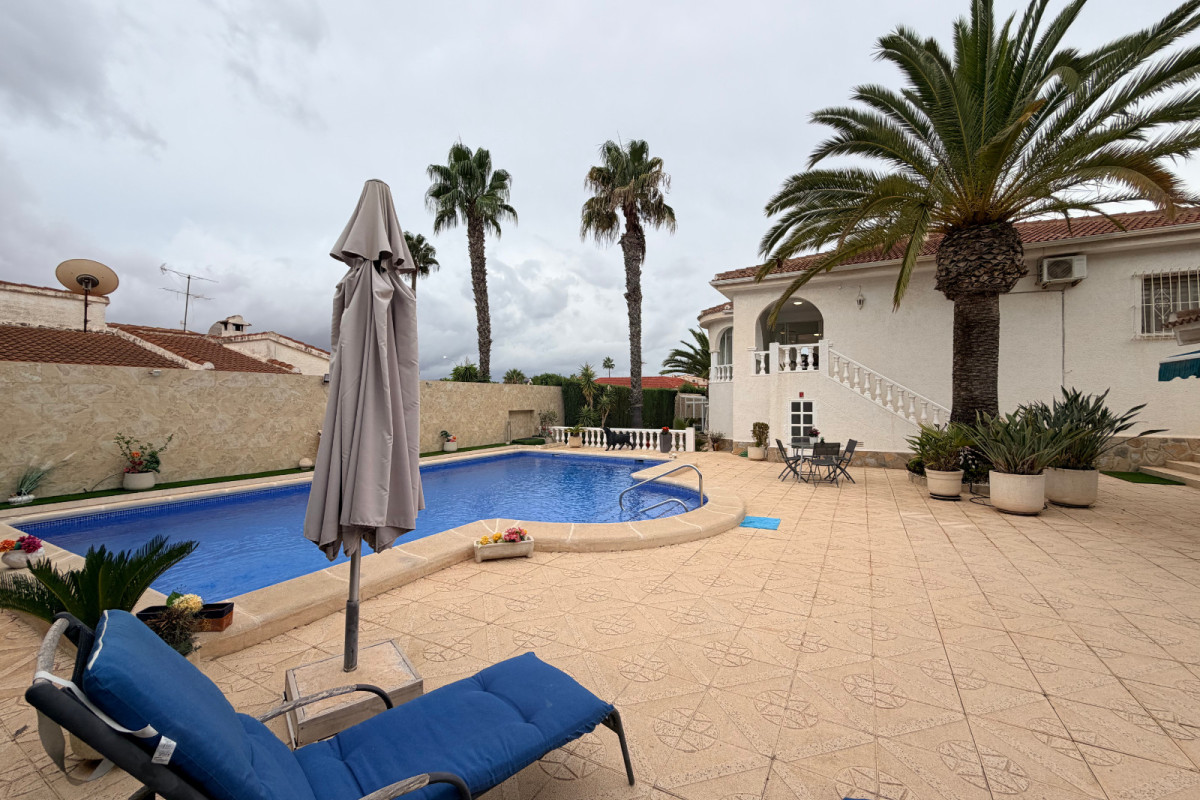 Herverkoop - Vrijstaande Villa - Ciudad Quesada - Ciudad Quesada - Town