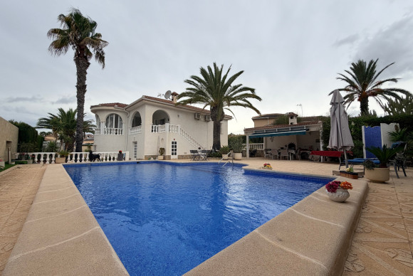 Herverkoop - Vrijstaande Villa - Ciudad Quesada - Ciudad Quesada - Town