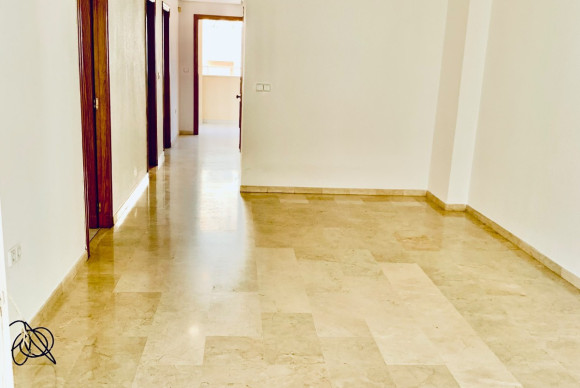 Herverkoop - Apartment / flat - Albir - center
