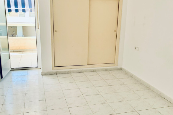 Herverkoop - Apartment / flat - Albir - center