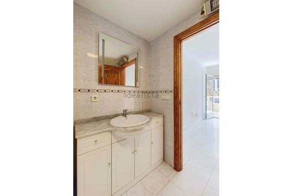 Herverkoop - Apartment / flat - Albir - center