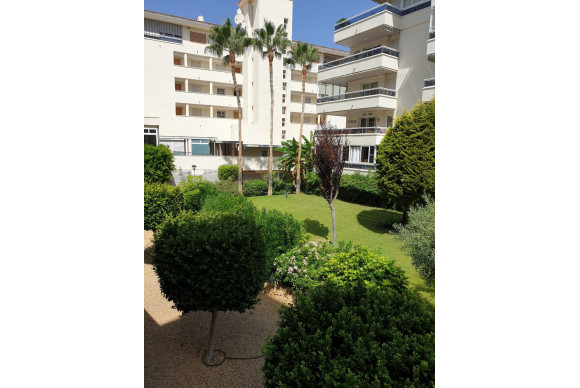 Herverkoop - Apartment / flat - Albir - center