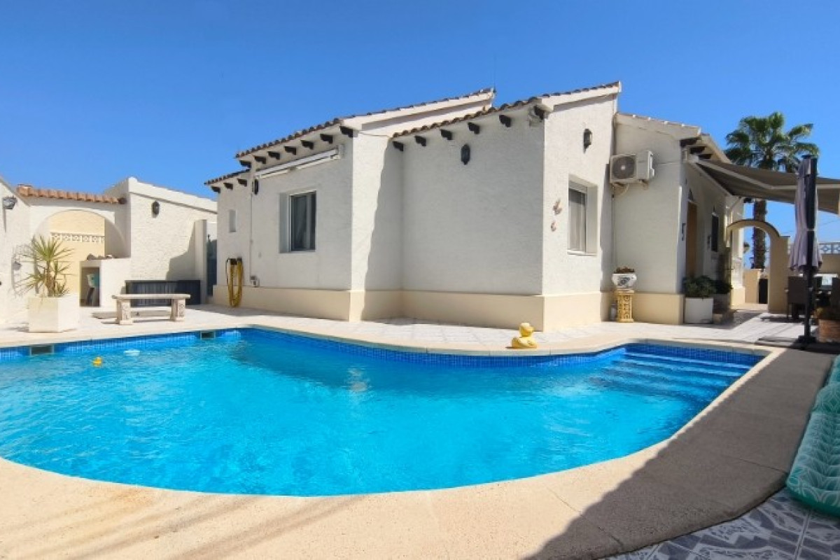 Revente - Chalet Independiente - San Miguel de Salinas