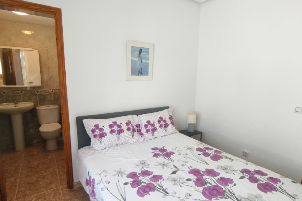 Revente - Chalet Independiente - San Miguel de Salinas