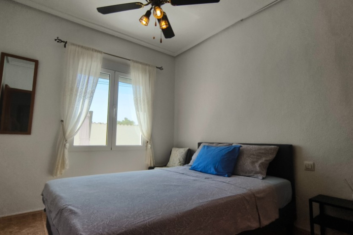 Revente - Chalet Independiente - San Miguel de Salinas