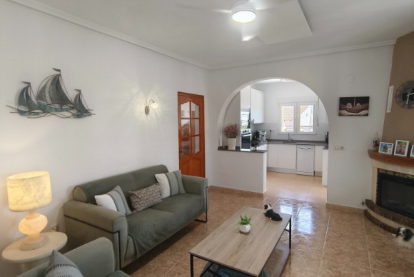 Revente - Chalet Independiente - San Miguel de Salinas