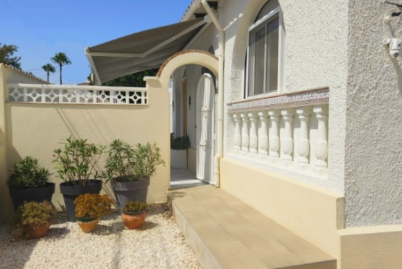 Revente - Chalet Independiente - San Miguel de Salinas