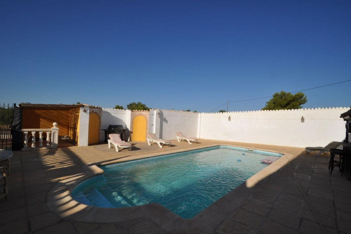 Resale - Villa - Pinoso
