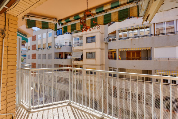 Herverkoop - Appartement  - Torrevieja - Playa del Acequión