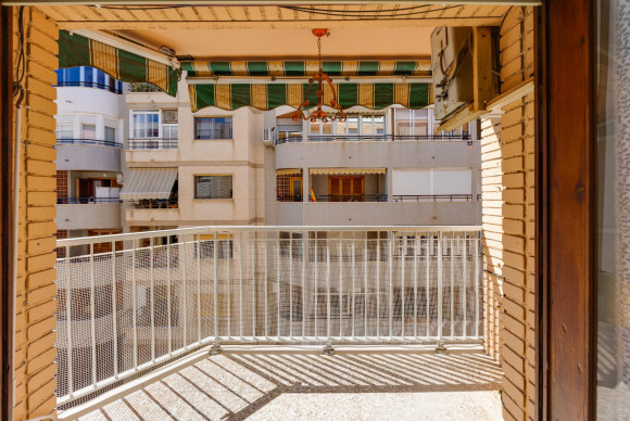 Herverkoop - Appartement  - Torrevieja - Playa del Acequión