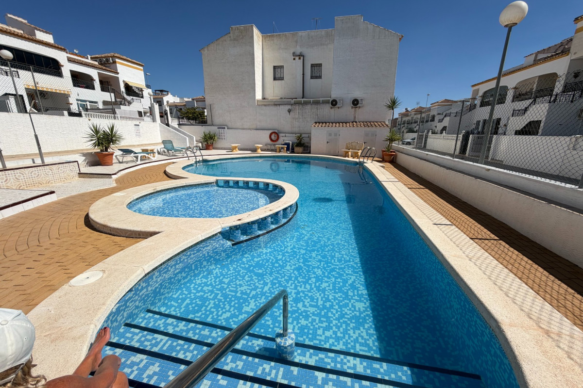 Reventa - Apartamento / piso - Orihuela Costa - Entre Naranjos Vistabella