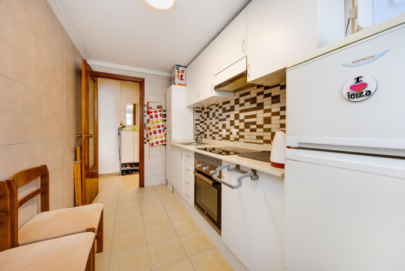 Resale - Apartment  - Torrevieja - Playa del Acequión