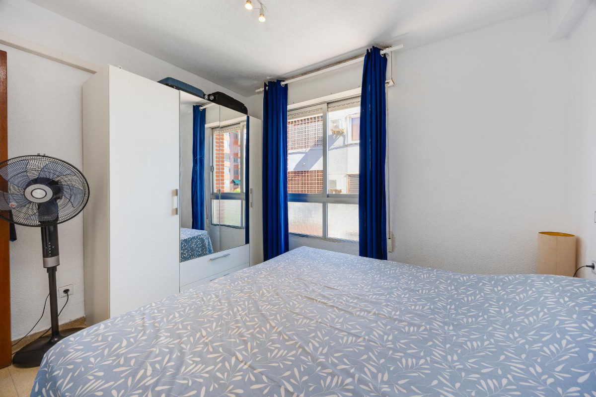 Resale - Apartment  - Torrevieja - Playa del Acequión