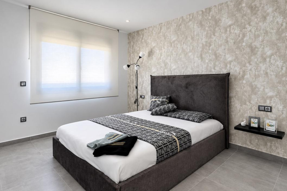 Resale - Villa - Torrevieja - torrevieja