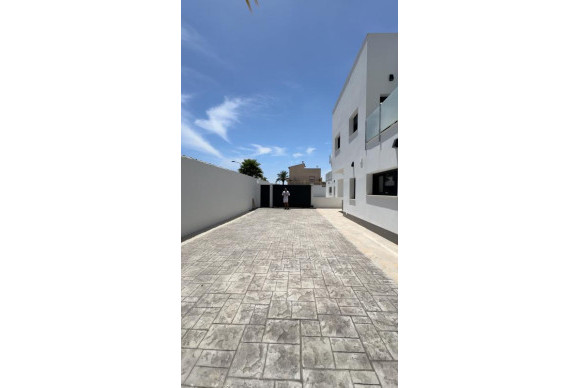 Resale - Villa - Torrevieja - torrevieja
