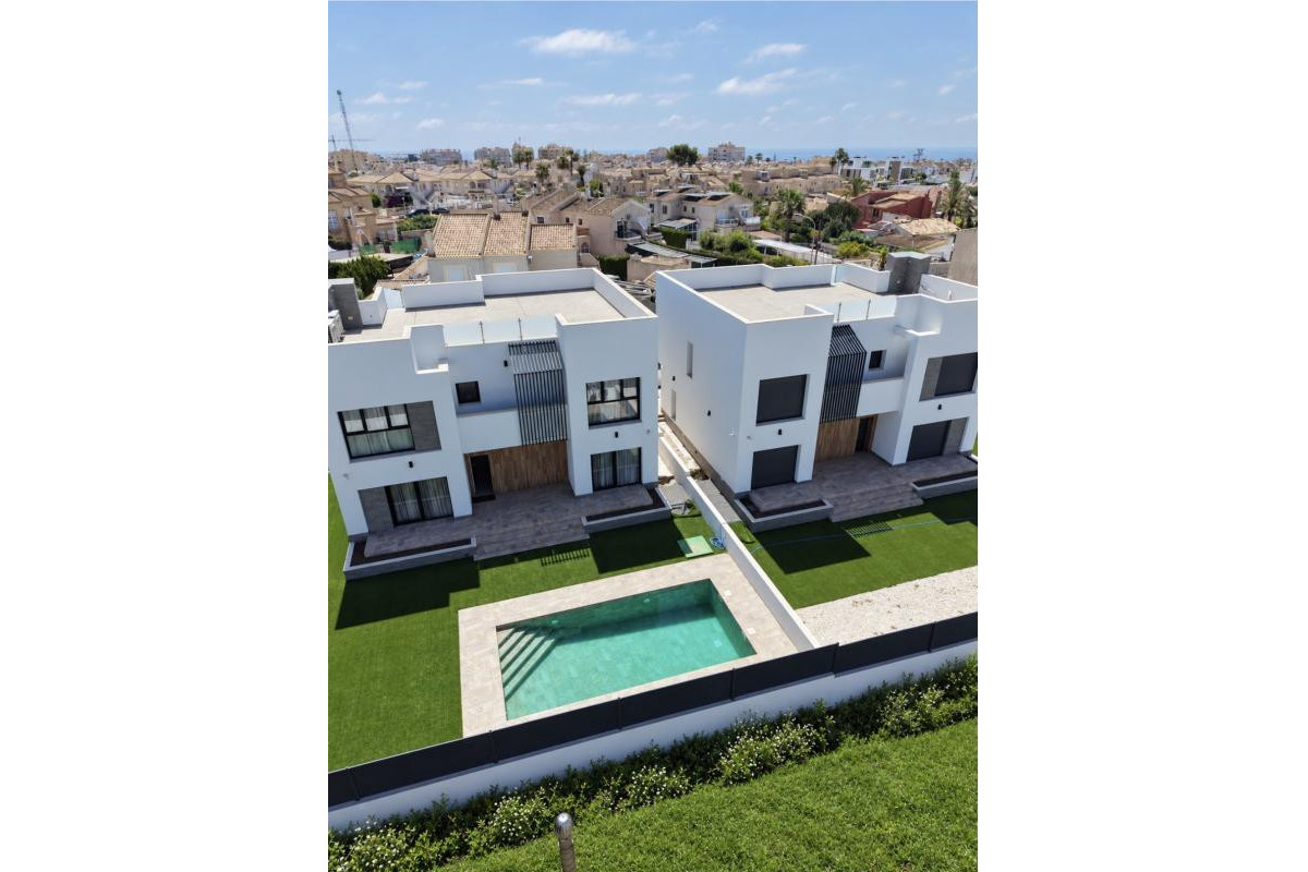 Resale - Villa - Torrevieja - torrevieja