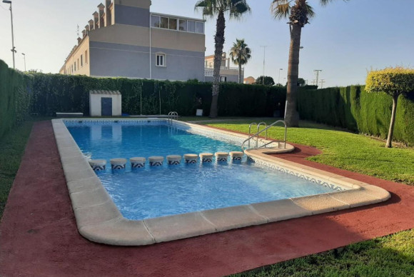Herverkoop - Villa - Orihuela