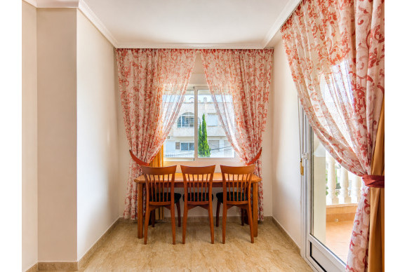 Resale - Apartment  - Torrevieja - Playa Del Cura