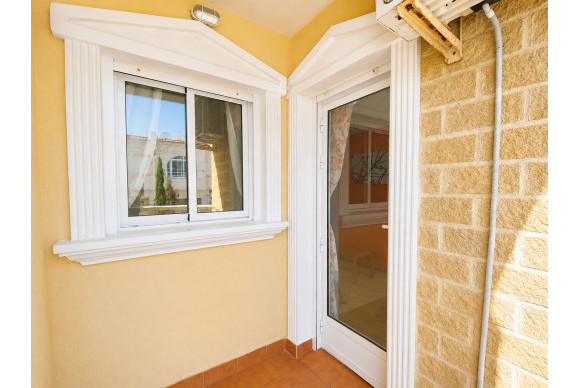 Resale - Apartment  - Torrevieja - Playa Del Cura