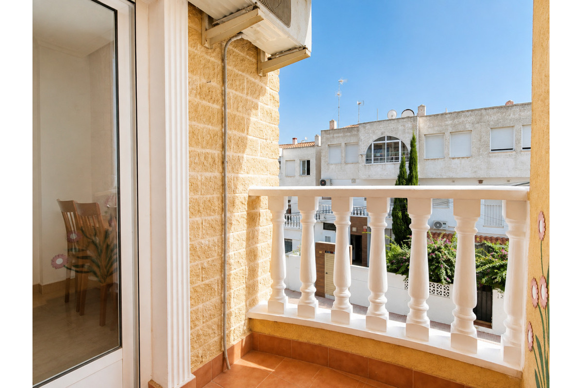 Resale - Apartment  - Torrevieja - Playa Del Cura