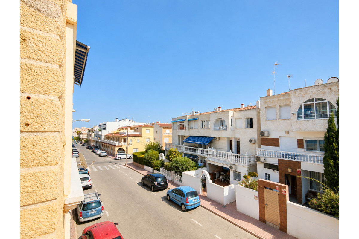 Resale - Apartment  - Torrevieja - Playa Del Cura