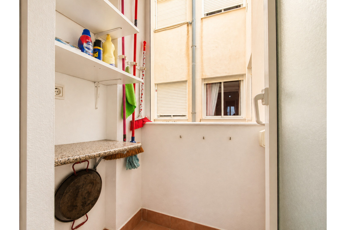 Resale - Apartment  - Torrevieja - Playa Del Cura