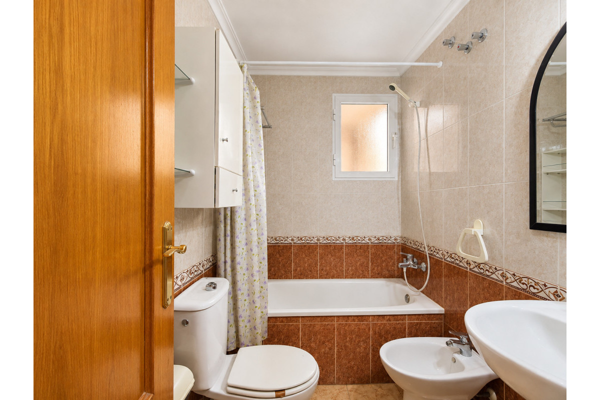 Resale - Apartment  - Torrevieja - Playa Del Cura