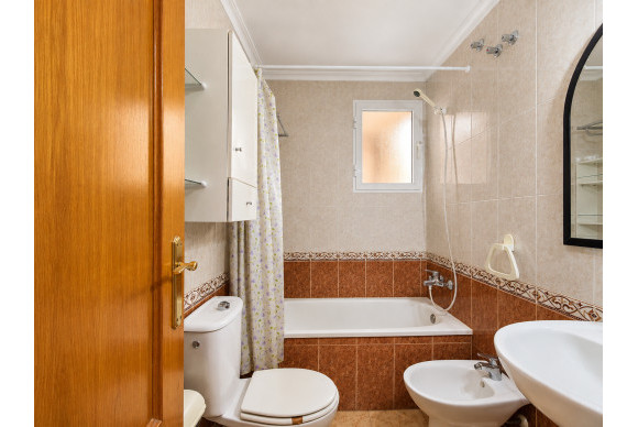 Resale - Apartment  - Torrevieja - Playa Del Cura
