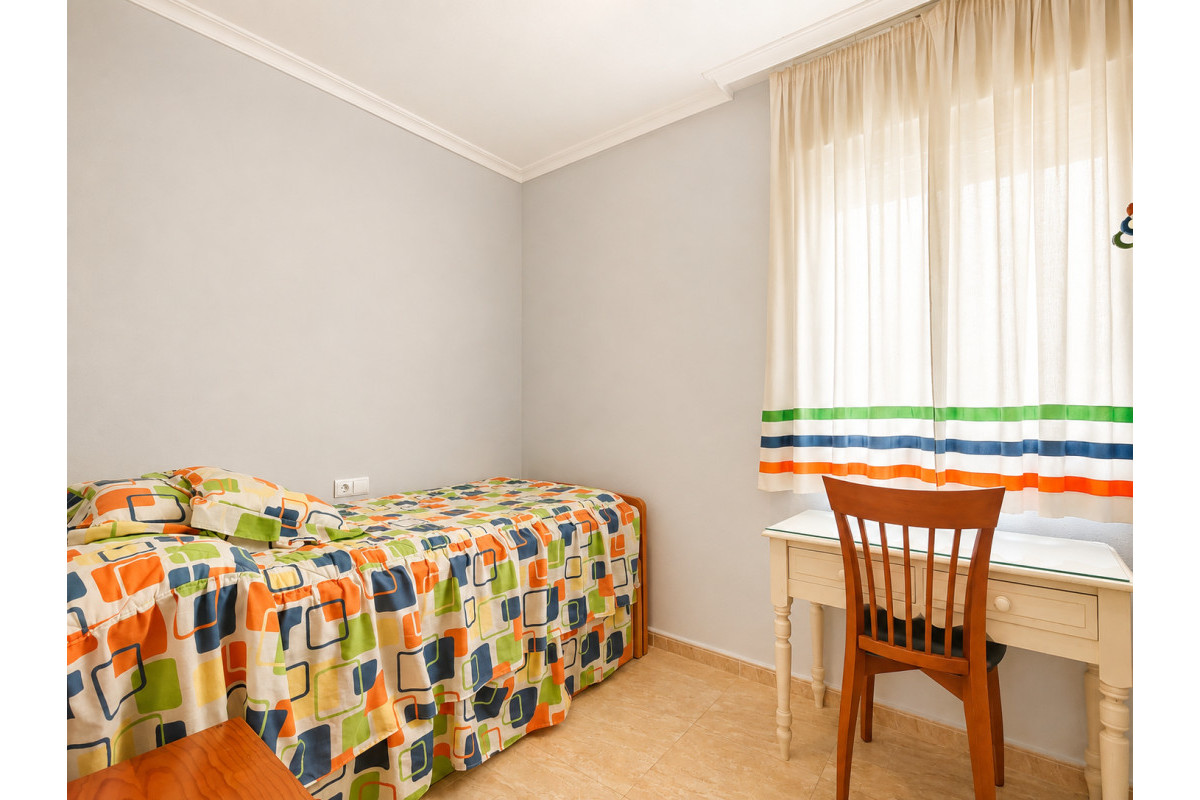 Resale - Apartment  - Torrevieja - Playa Del Cura