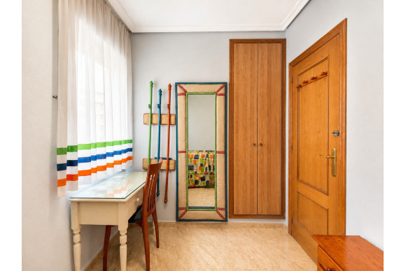 Resale - Apartment  - Torrevieja - Playa Del Cura