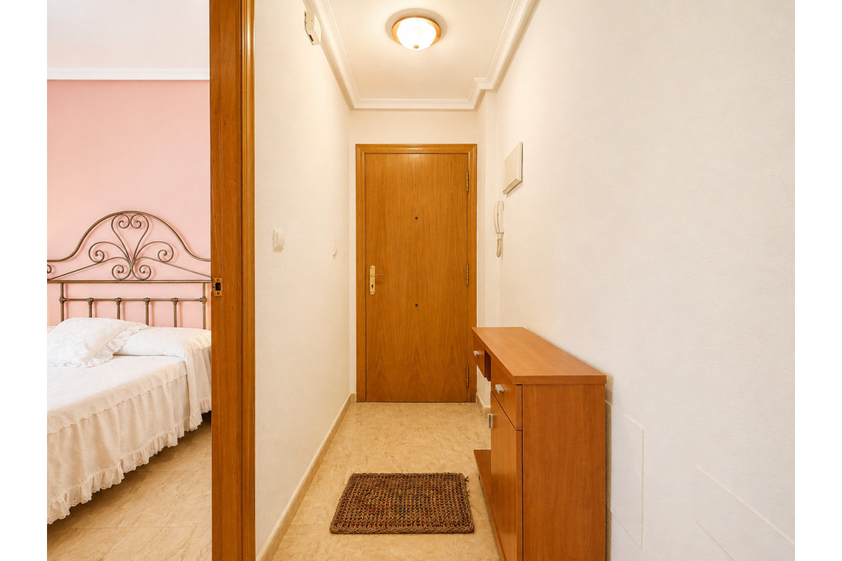Resale - Apartment  - Torrevieja - Playa Del Cura