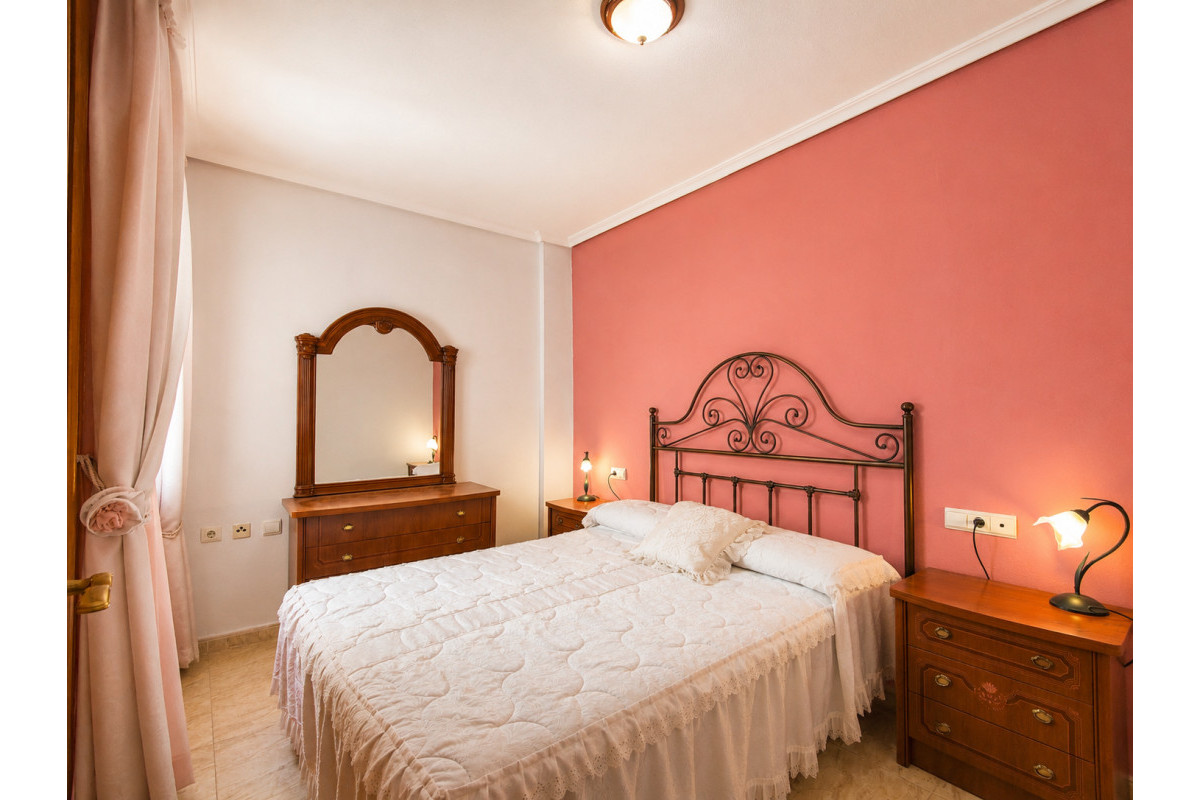 Resale - Apartment  - Torrevieja - Playa Del Cura