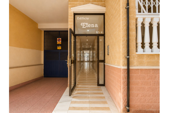 Resale - Apartment  - Torrevieja - Playa Del Cura