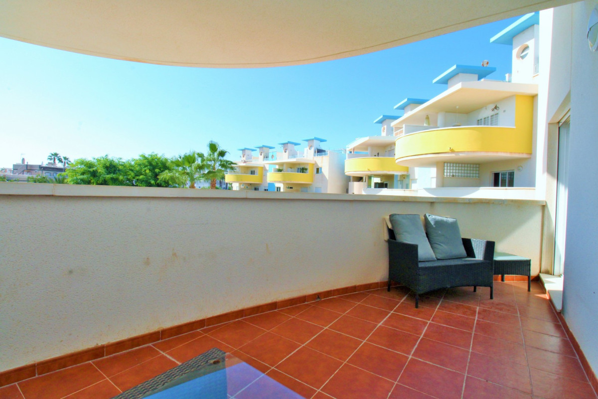 Resale - Apartment  - Villamartin