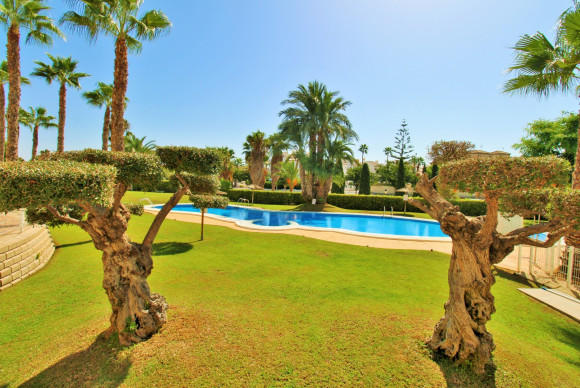 Resale - Apartment  - Villamartin