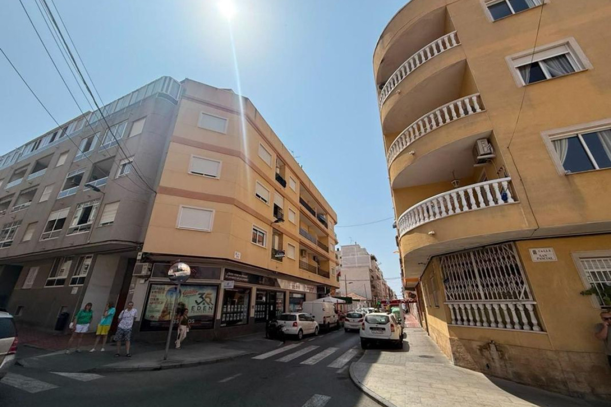 Resale - Apartment  - Torrevieja - torrevieja