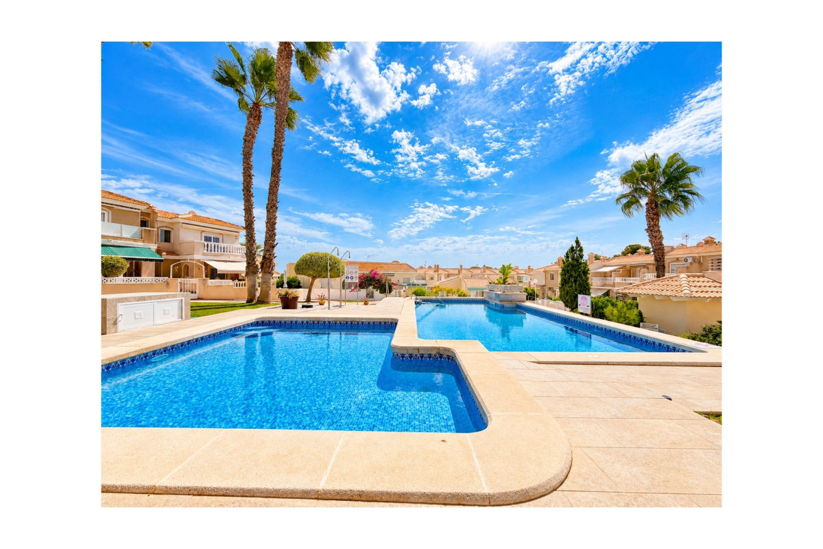 Resale - Townhouse - Ciudad Quesada