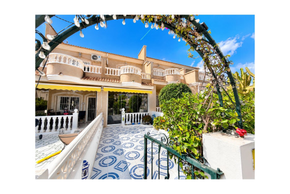 Resale - Townhouse - Ciudad Quesada