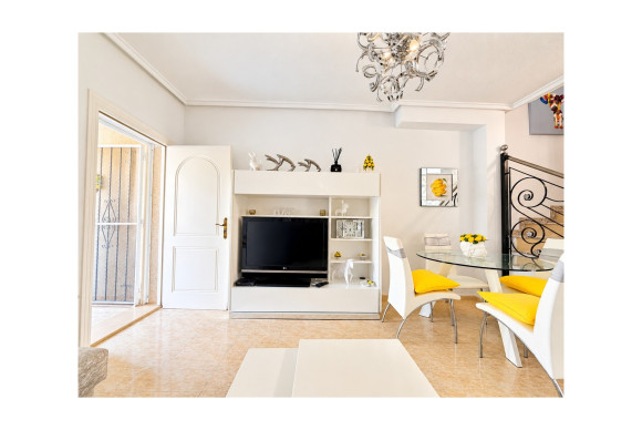 Resale - Townhouse - Ciudad Quesada