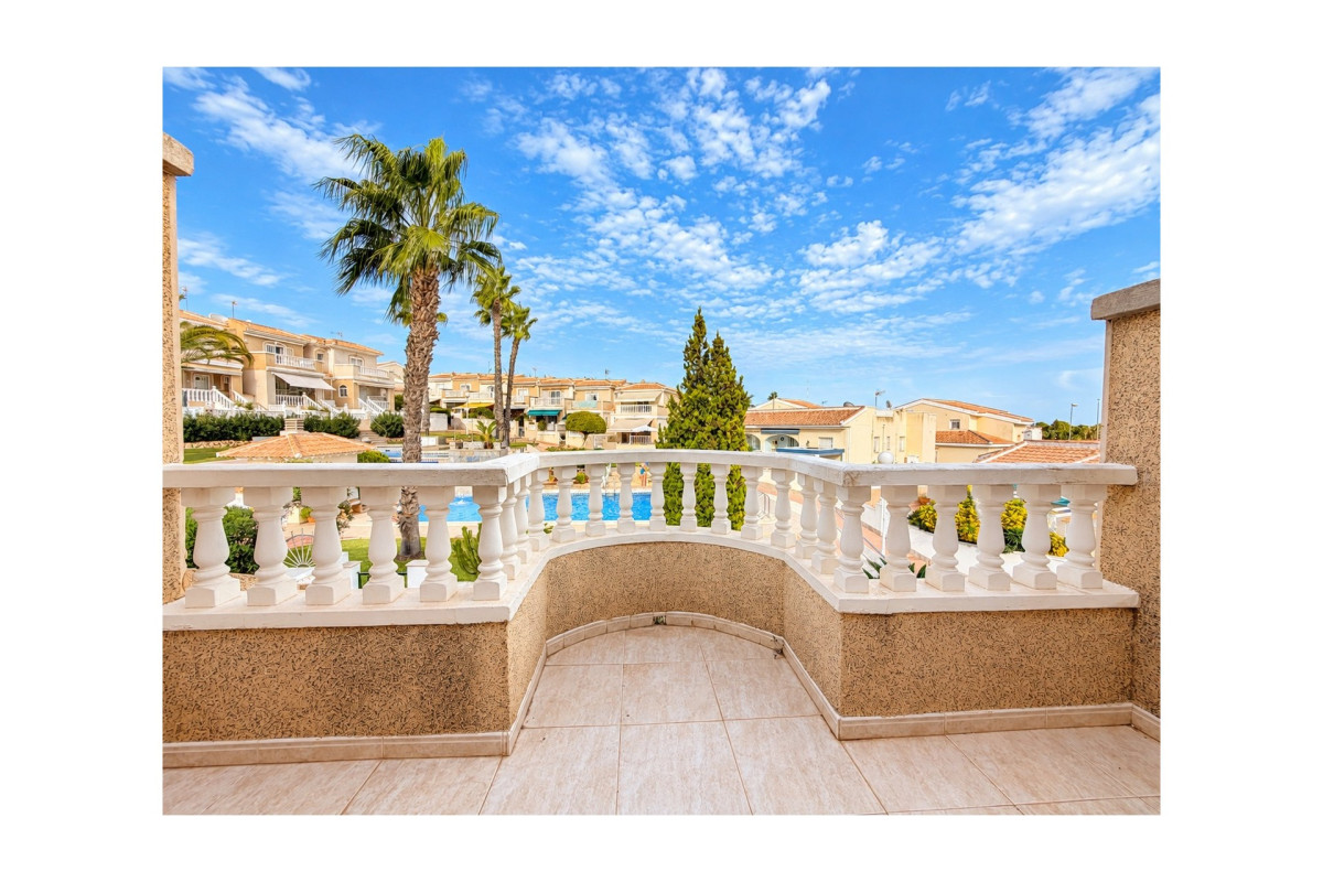 Resale - Townhouse - Ciudad Quesada