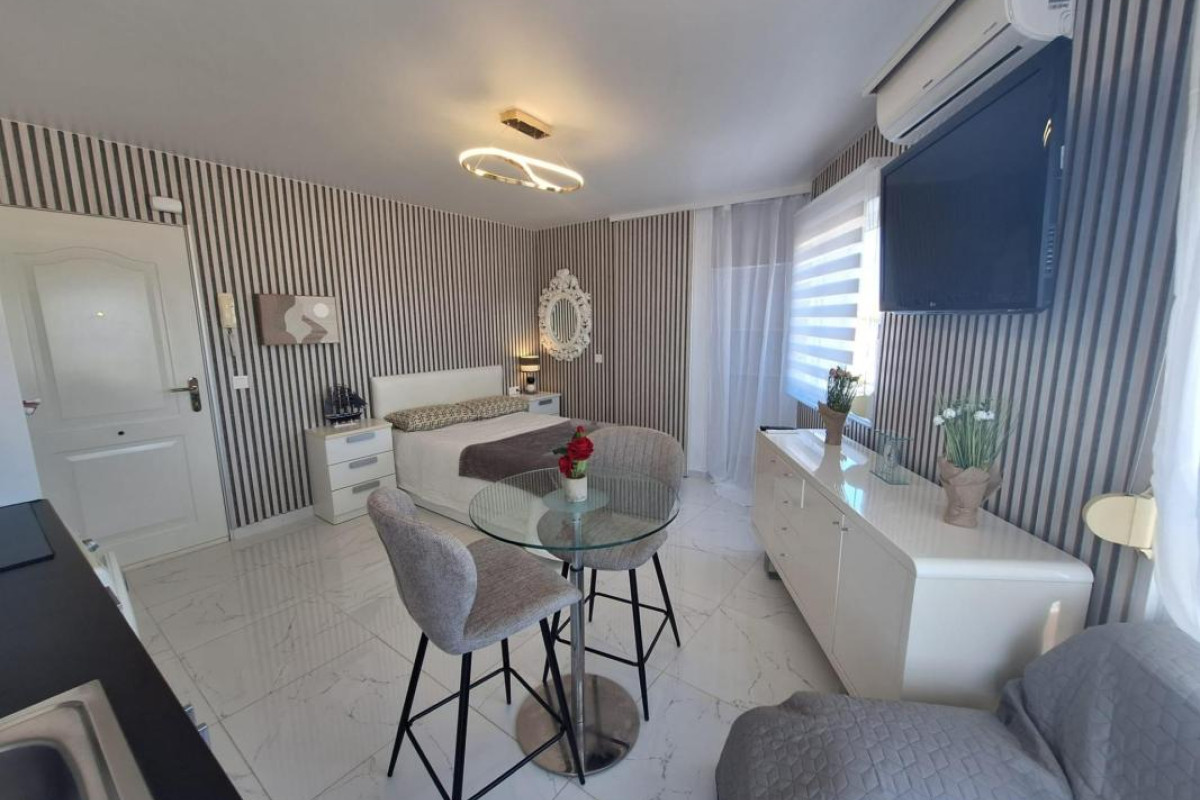 Resale - Apartment  - Torrevieja - torrevieja