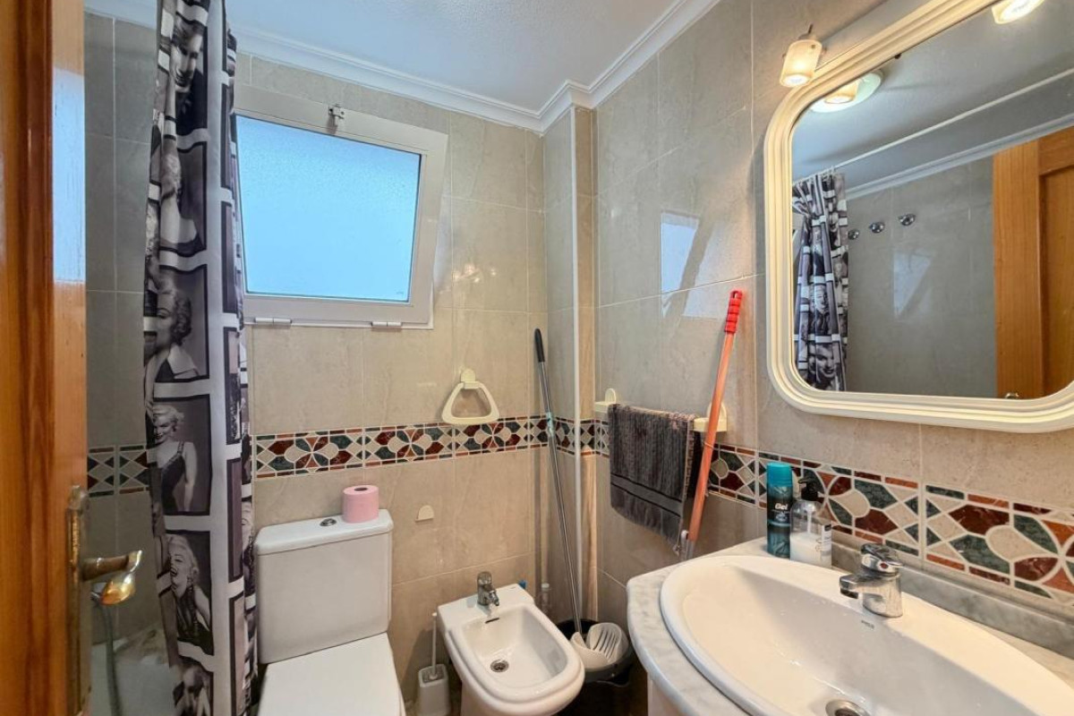 Resale - Apartment  - Torrevieja - torrevieja