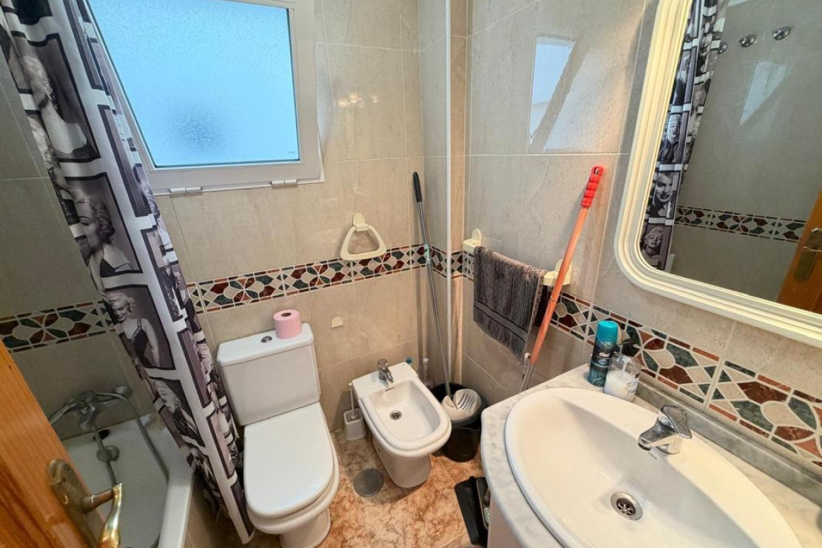 Resale - Apartment  - Torrevieja - torrevieja