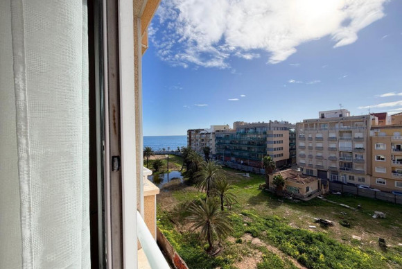 Resale - Apartment  - Torrevieja - torrevieja