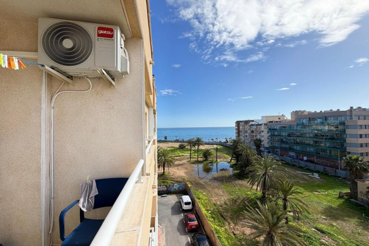 Resale - Apartment  - Torrevieja - torrevieja