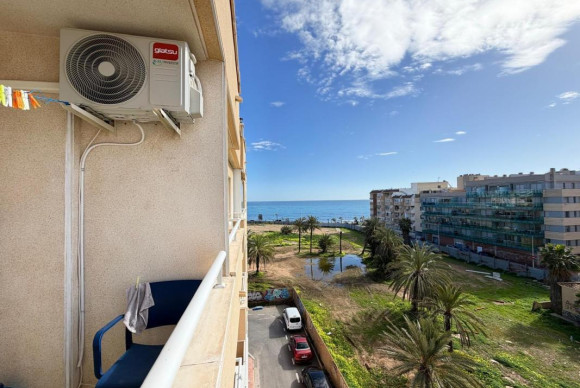 Resale - Apartment  - Torrevieja - torrevieja