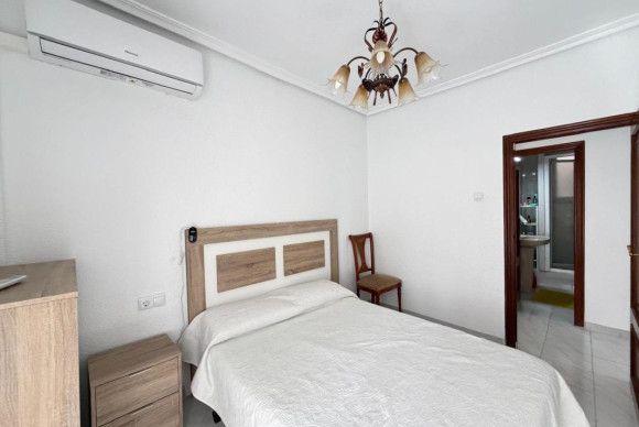 Resale - Apartment  - Torrevieja - torrevieja