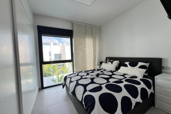 Resale - Villa - Orihuela
